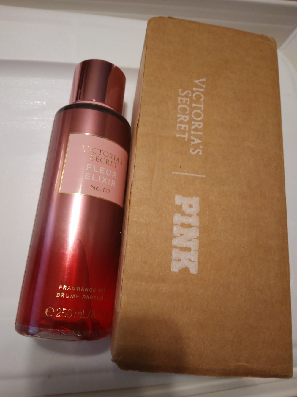 Victoria's Secret Fleur Elixir Fragrance Mist - Rose Pink to Deep Red